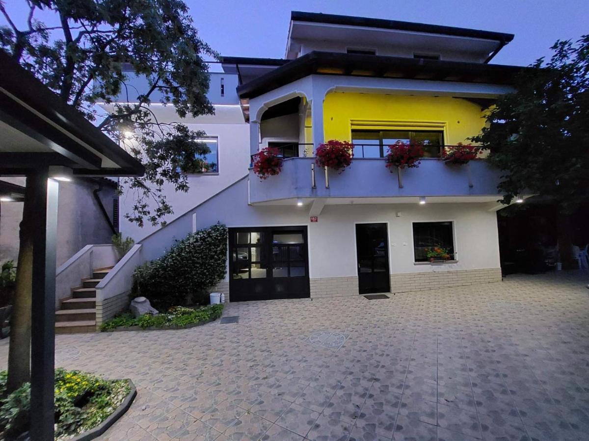 Apartma Mimi Dekani Экстерьер фото