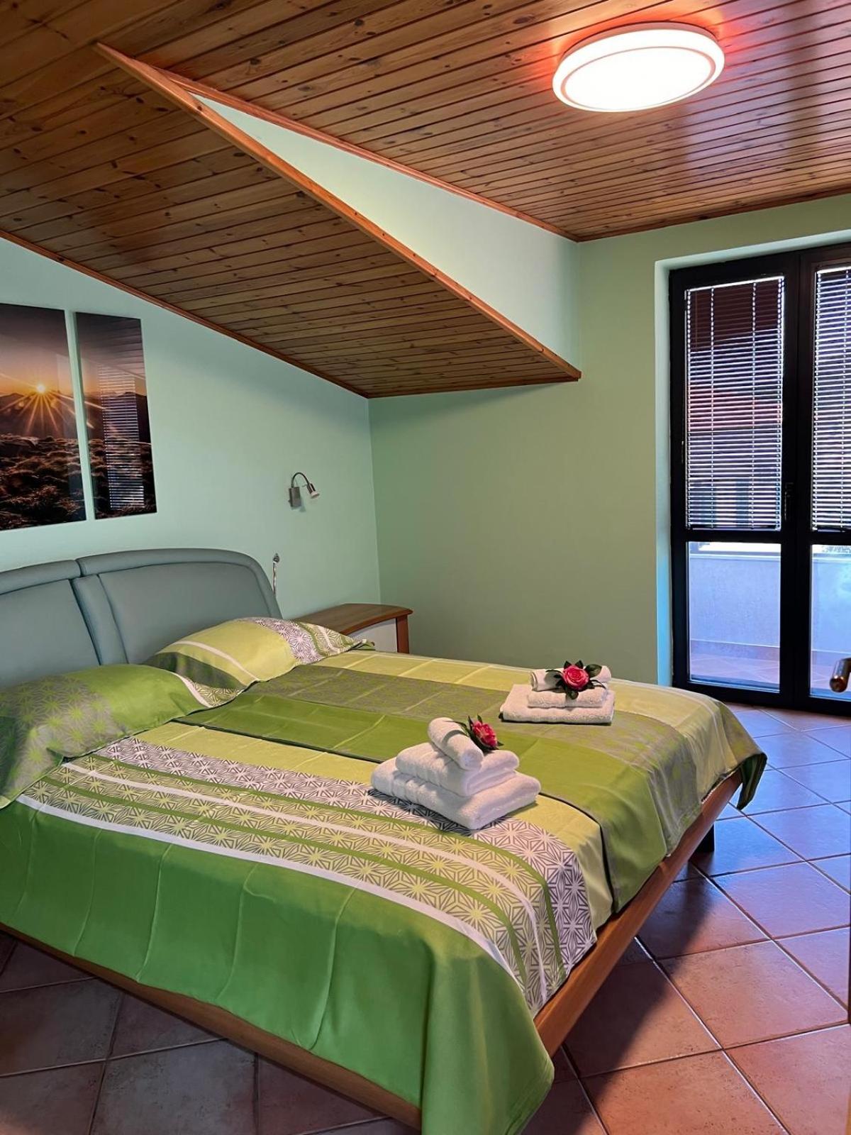Apartma Mimi Dekani Экстерьер фото